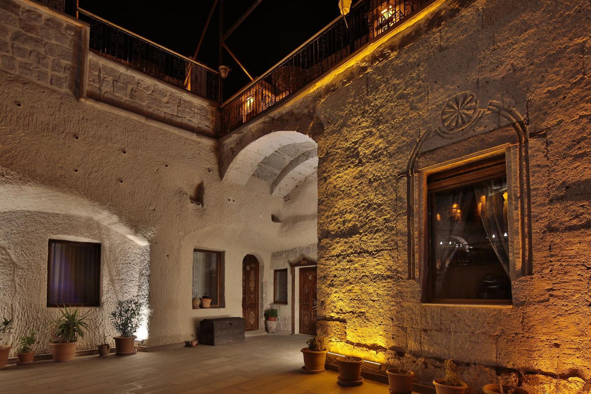 Hermes Cave Hotel อุตชิซาร์ ภายนอก รูปภาพ